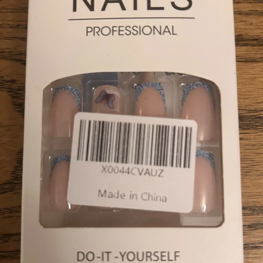 Blue Glitter Butterfly Press-On‎ Nails